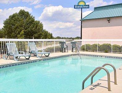 Days Inn By Wyndham Saint Pauls Съоръжения снимка